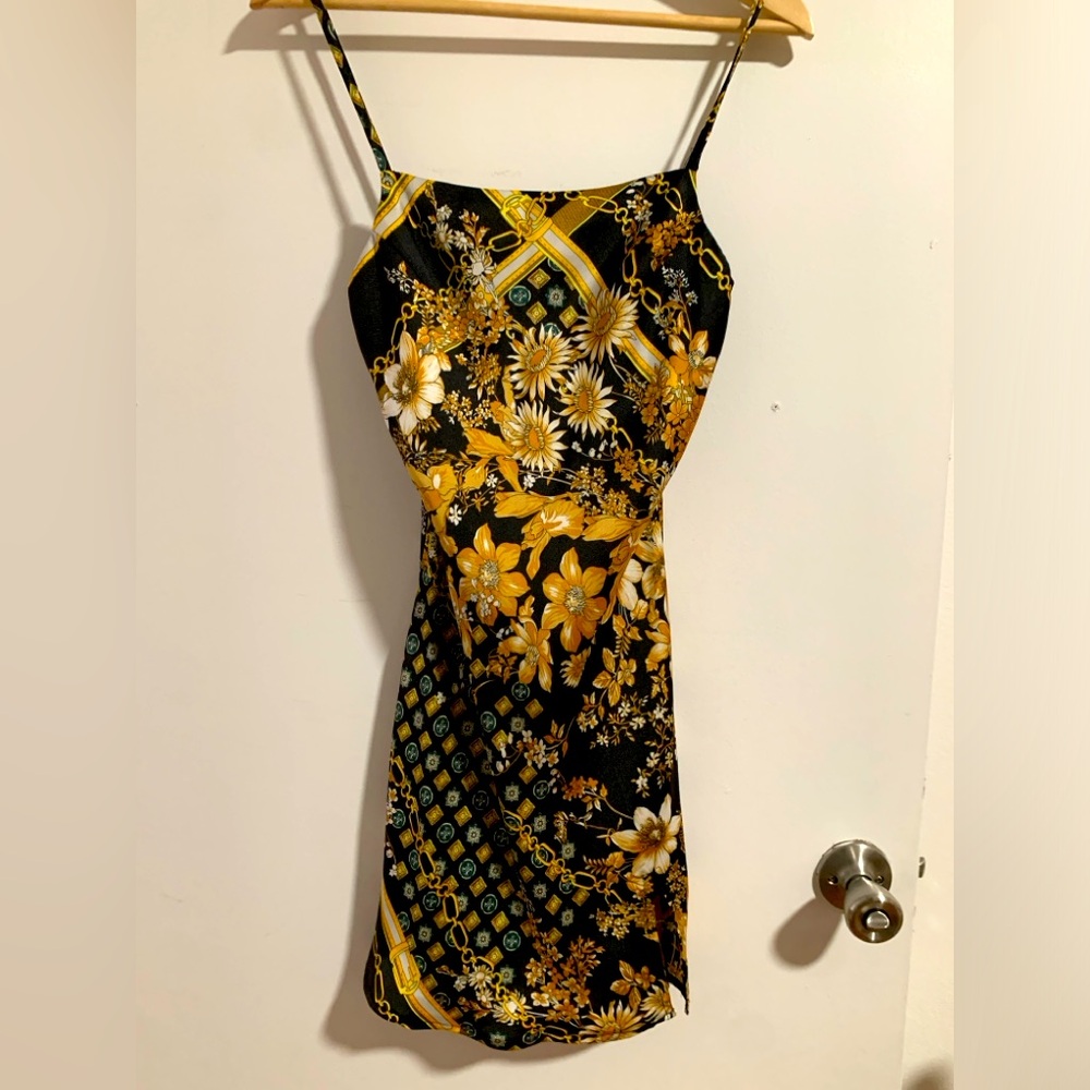 AVAILABLE IN JUNE Brand New Princess Polly floral satin dress